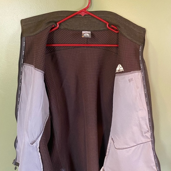 Nike ACG lightweight jacket - Picture 3 of 7